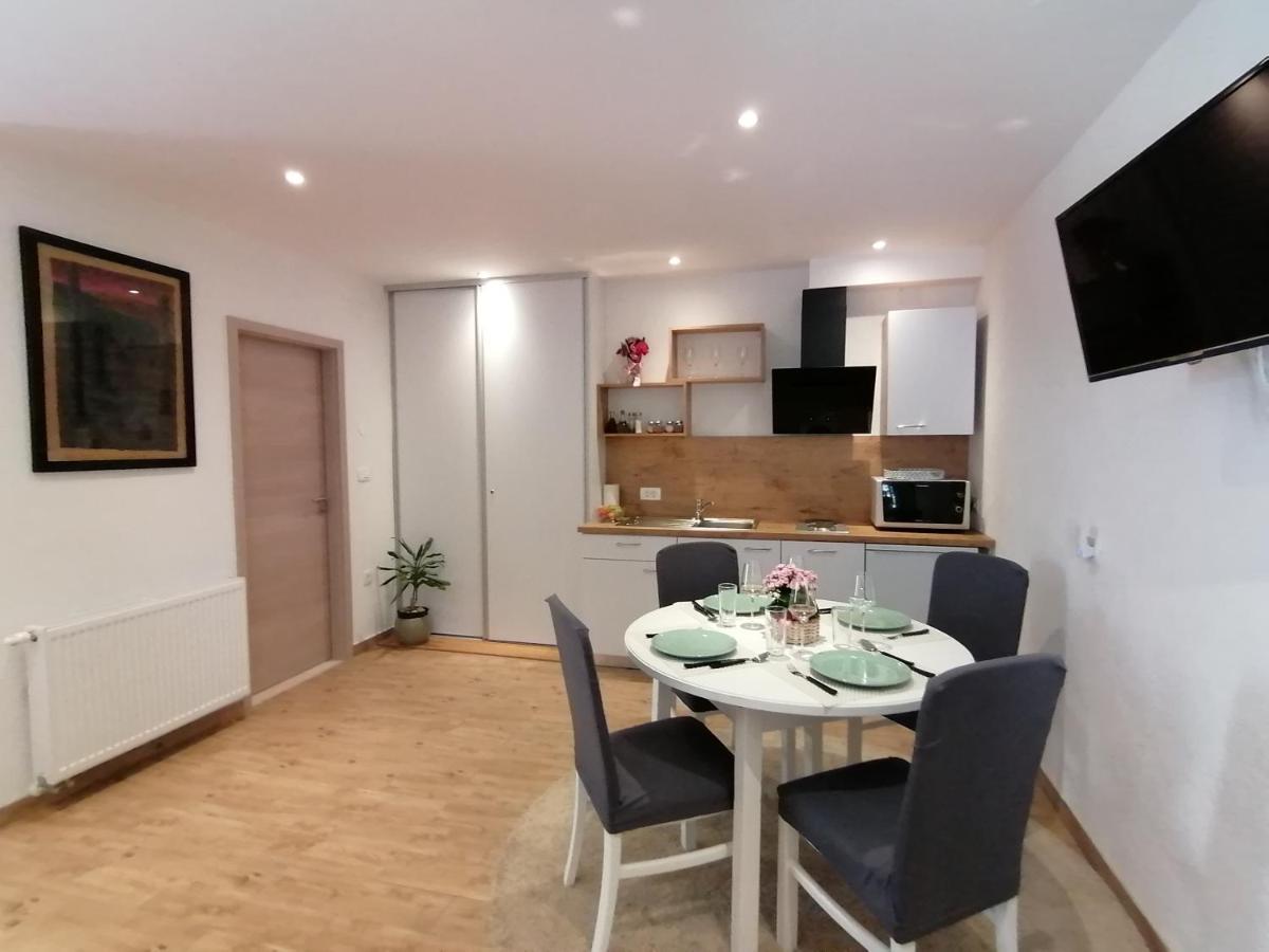 Apartma Sandra2 *